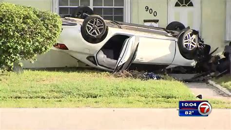 1 airlifted after rollover wreck in Miami Gardens